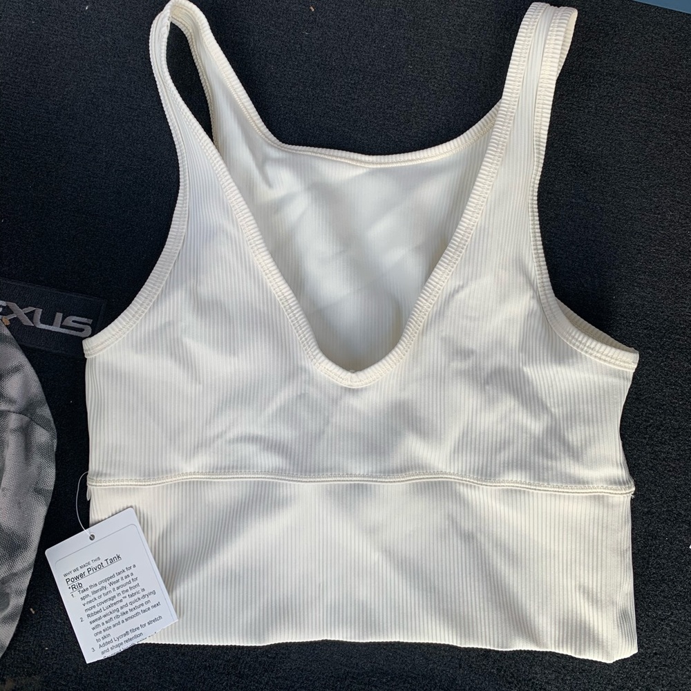 Lululemon Ribbed Pivot Tank